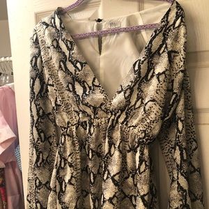 Tobi Bell Sleeve Romper